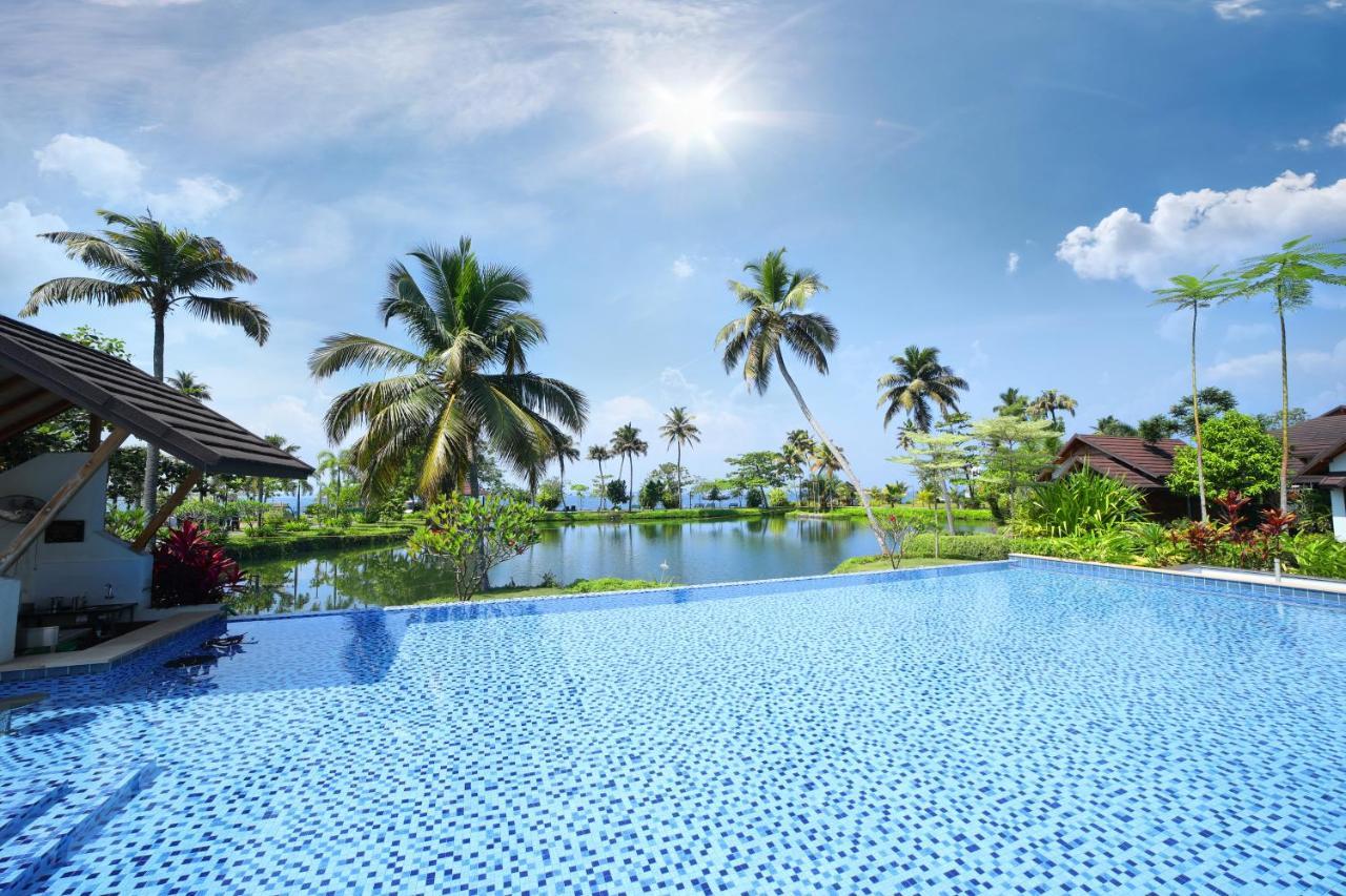 Gokulam Grand Resort & Spa, Kumarakom Exterior foto